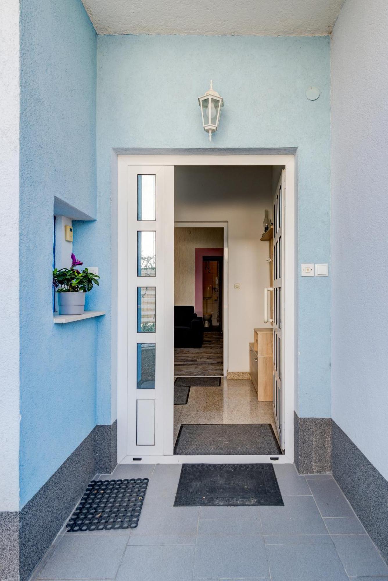 Appartement Deepwater House à Slatine Extérieur photo